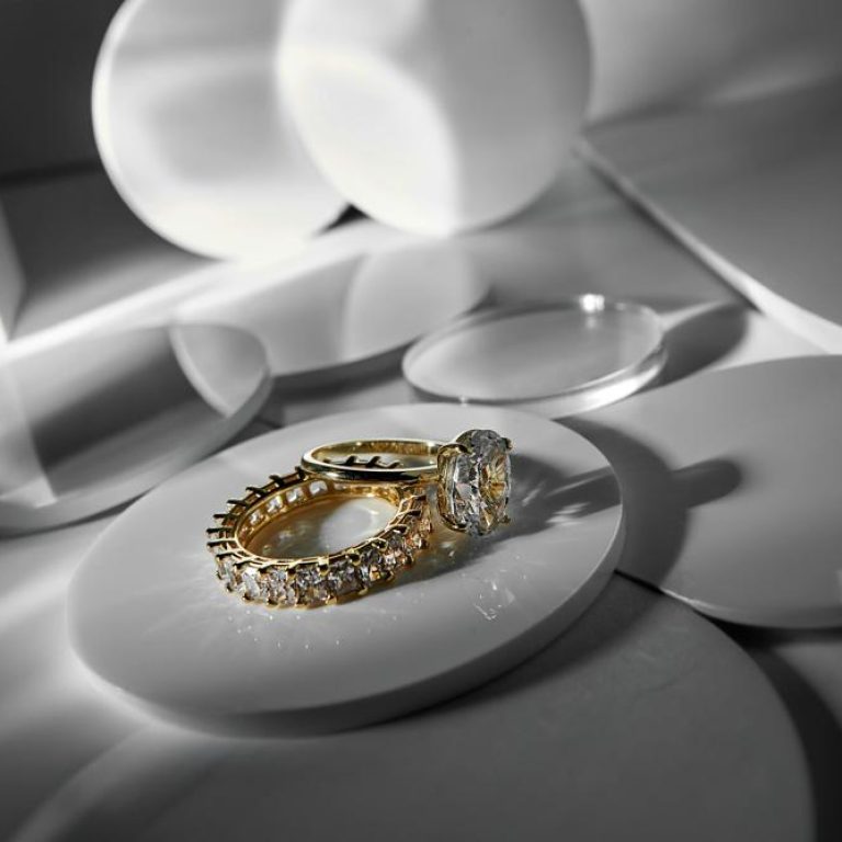 Golden-rings-06605c2419e64cafae8fa3e81b095bfd