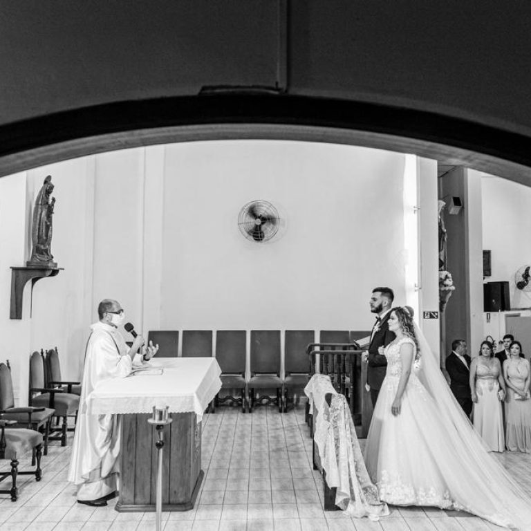 Wedding-altar-2bec19d1817049f3a9e57333451aceb4