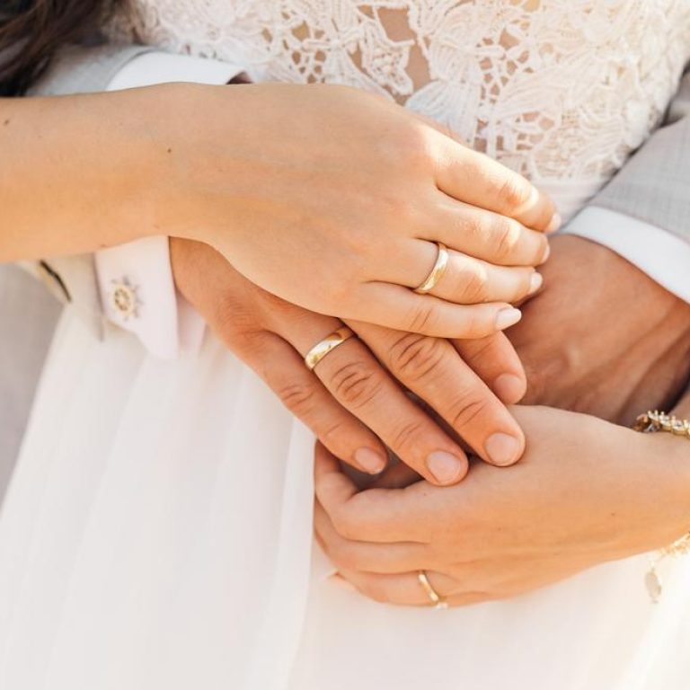 Wedding-rings-7ddeb99b404843d08f1009677e5c7d7e