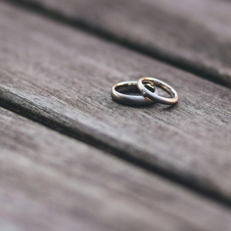 wedding-rings-4e79e78410474982b585e270a1338af9