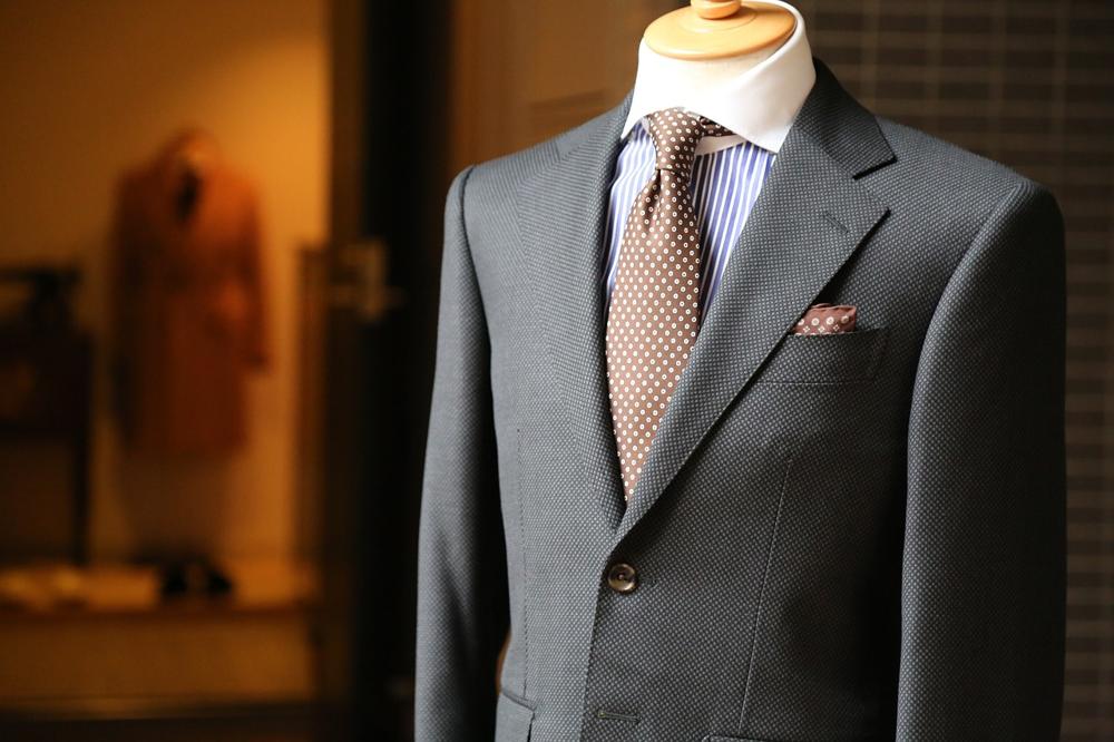 suit display